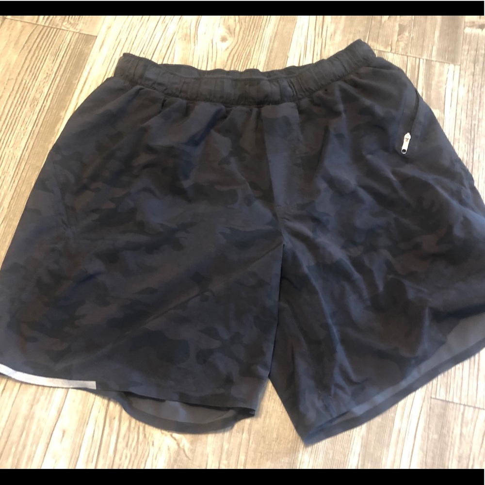 LULU LEMON CAMOUFLAGE TRAINING SHORTS